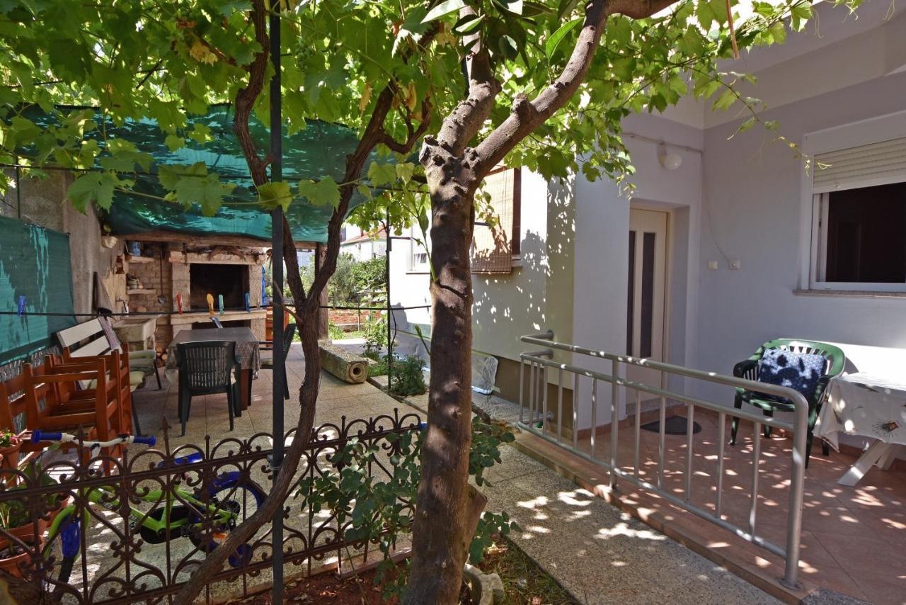 Apartment Meri- Near The Zadar Main Bus Station Екстериор снимка