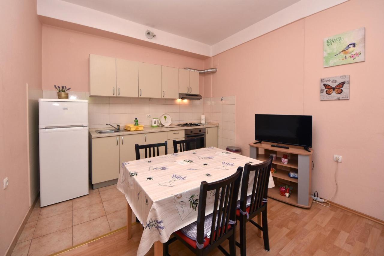 Apartment Meri- Near The Zadar Main Bus Station Екстериор снимка