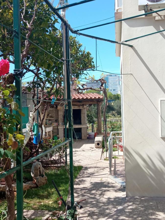 Apartment Meri- Near The Zadar Main Bus Station Екстериор снимка